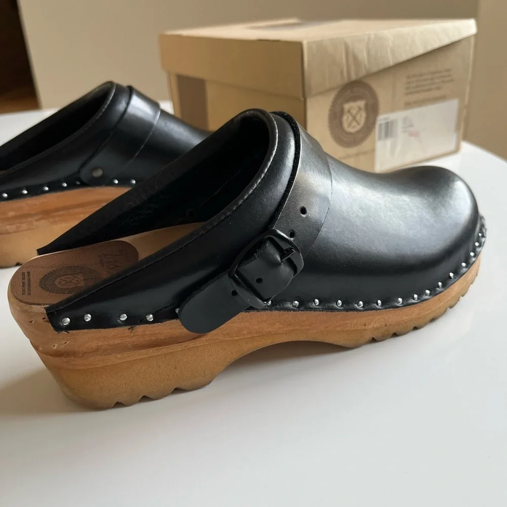 Handcrafted Women's Black Leather Clogs - Picture 10 of 14